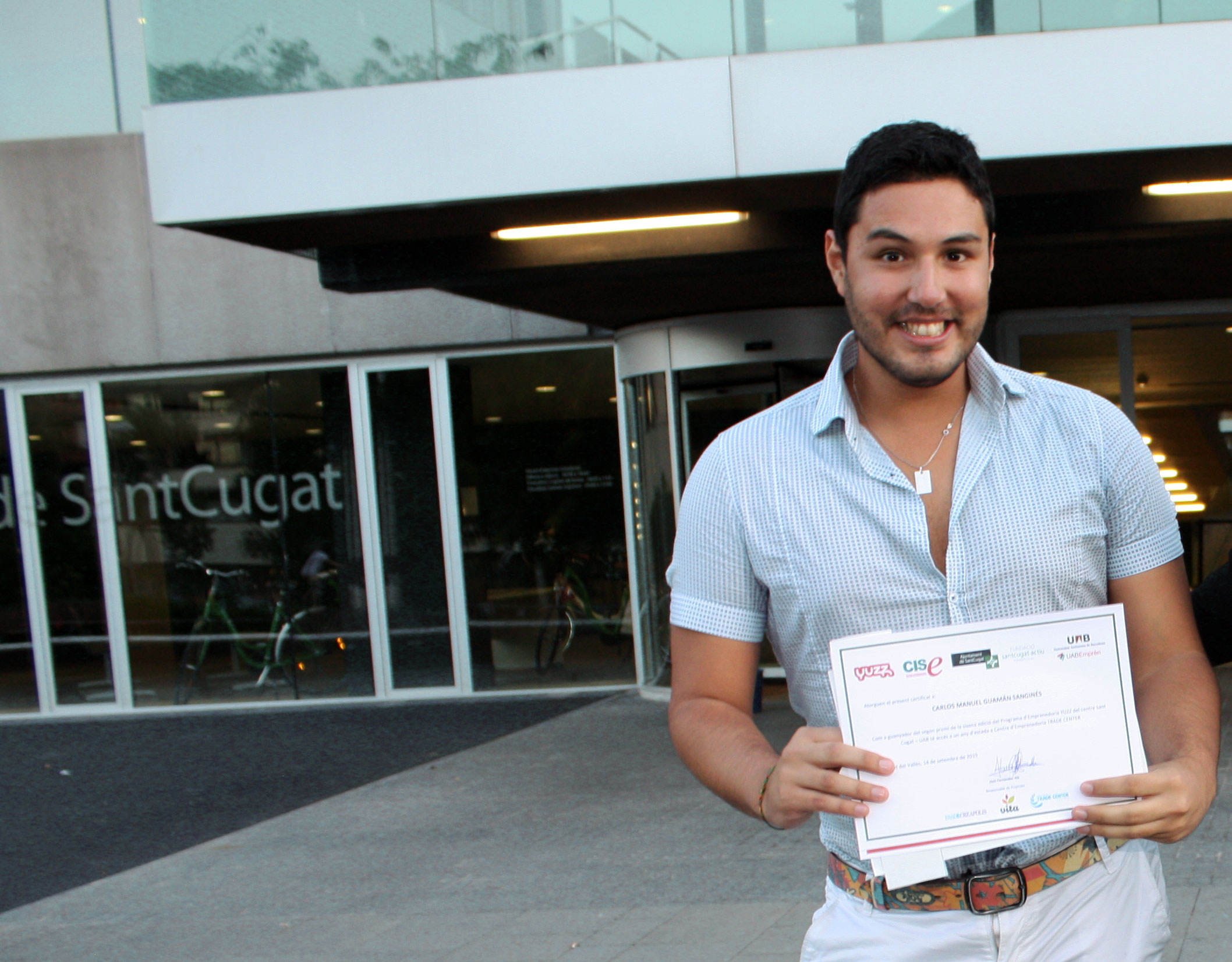 Boliviano logra el segundo lugar en concurso de emprendedores en España